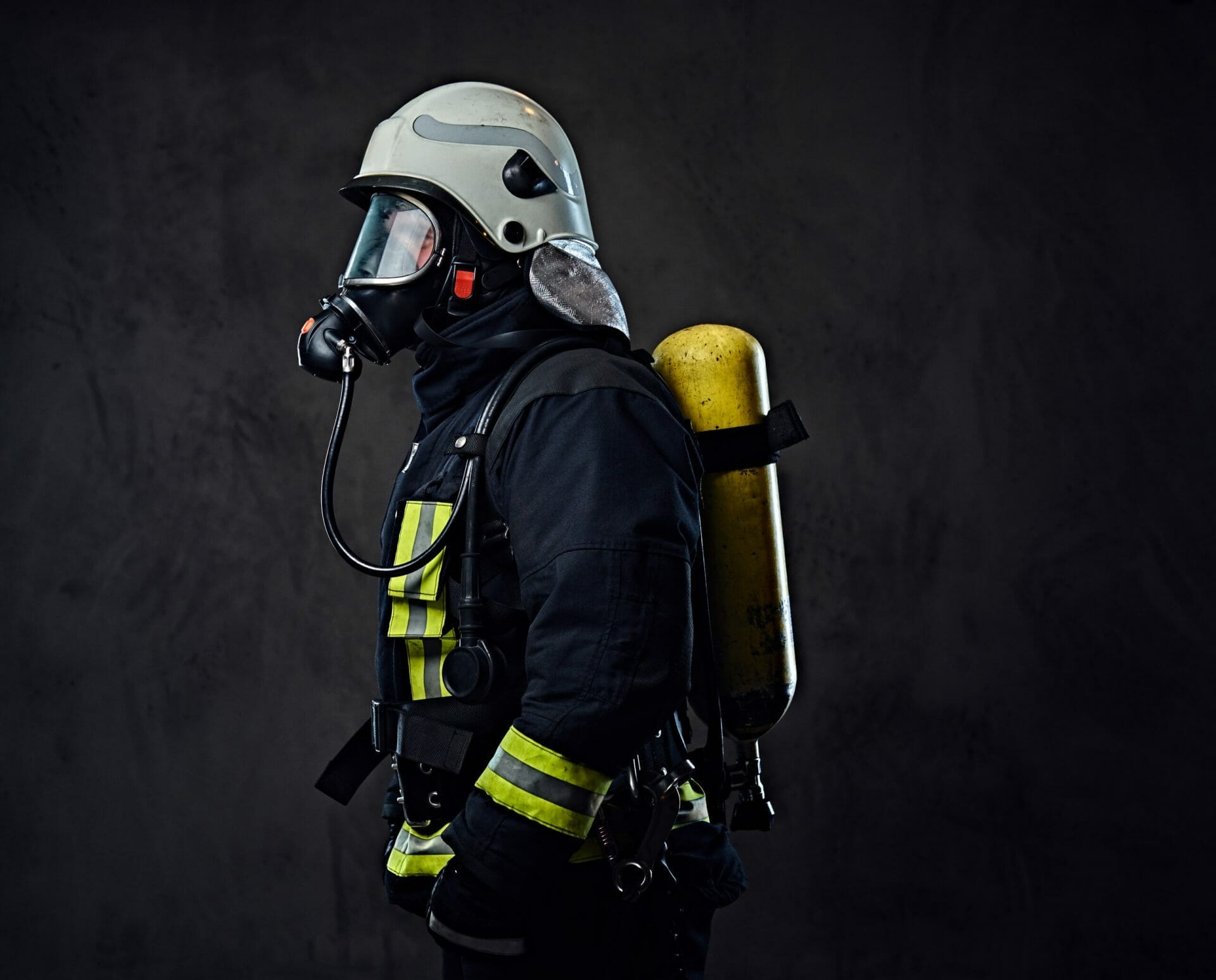 Apa Itu Self Contained Breathing Apparatus (SCBA)?