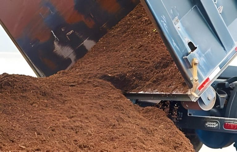 Mengetahui Tips Aman Untuk Menggunakan Dump Truck Saat Bekerja